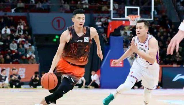 关键时刻葡超传出新动向，山东男篮手感冰凉，管理层表态：压力陡增，团队化学反应显著(山东男篮启动第四外援预案)-金年会体育